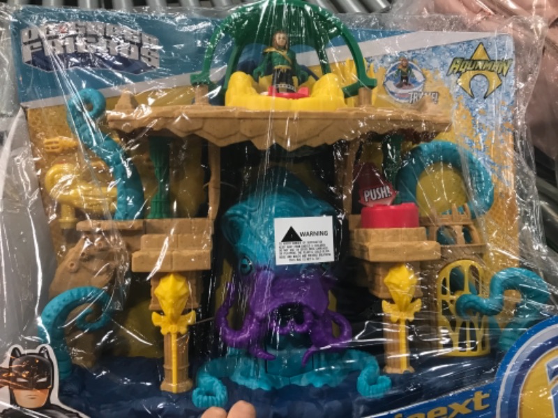 Photo 1 of Fisher-Price Imaginext DC Super Friends Aquaman Playset [Amazon Exclusive] & Imaginext DC Superfriends Superhero Showdown 8 Figure Bundle [Amazon Exclusive]
