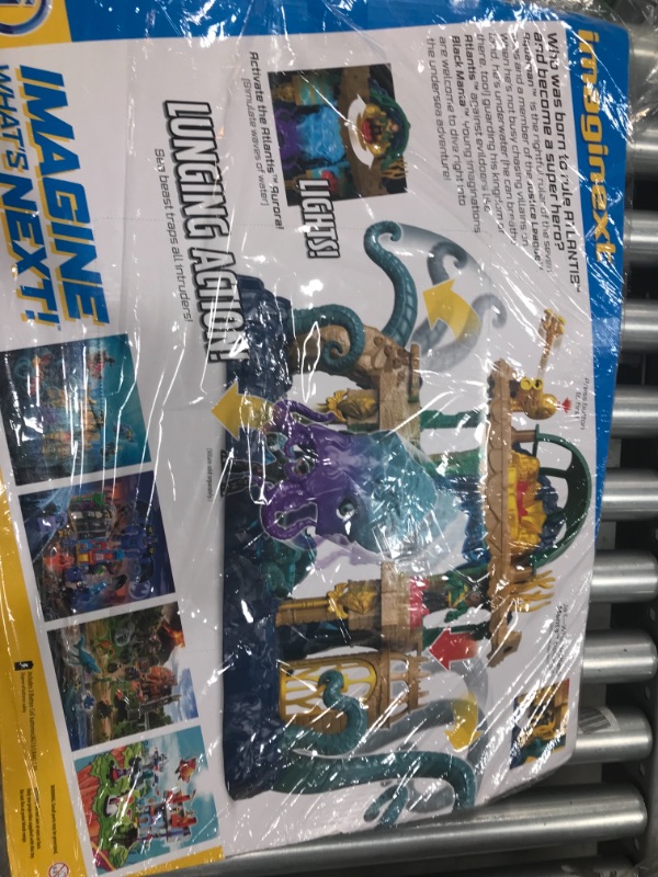 Photo 1 of Fisher-Price Imaginext DC Super Friends Aquaman Playset [Amazon Exclusive] & Imaginext DC Superfriends Superhero Showdown 8 Figure Bundle [Amazon Exclusive]
