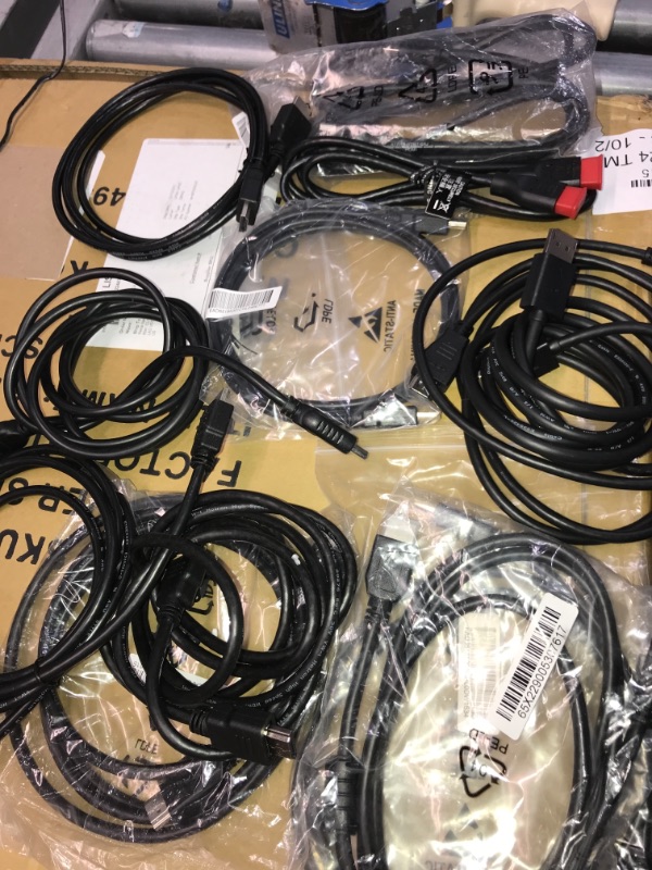 Photo 1 of SOLD AS IS !! BUNDLE OF ASSORTED HDMI CORDS 