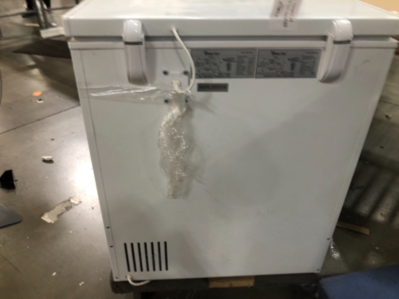 Photo 8 of ***PARTS ONLY***5.0 cu. ft. Chest Freezer in White
