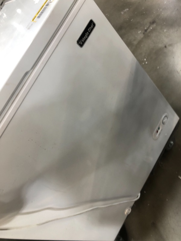 Photo 4 of ***PARTS ONLY***5.0 cu. ft. Chest Freezer in White
