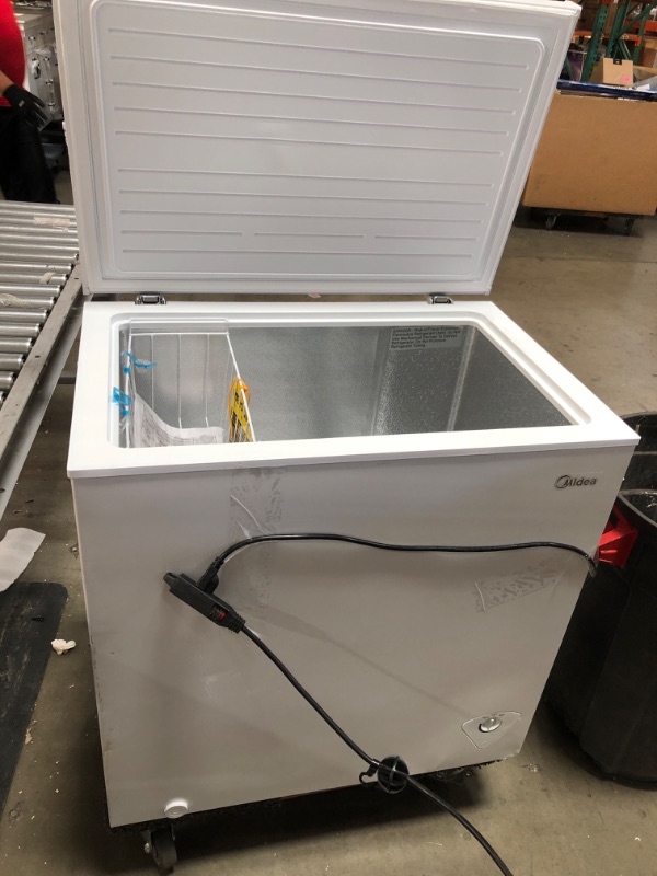 Photo 2 of **PARTS ONLY**
Midea MRC070S0AWW Chest Freezer, 7.0 Cubic Feet, White