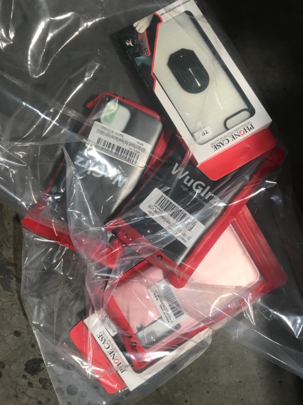 Photo 1 of NON REFUNDABLE*
PHONE CASE BUNDLE IPHONE 7, GALAXY S21