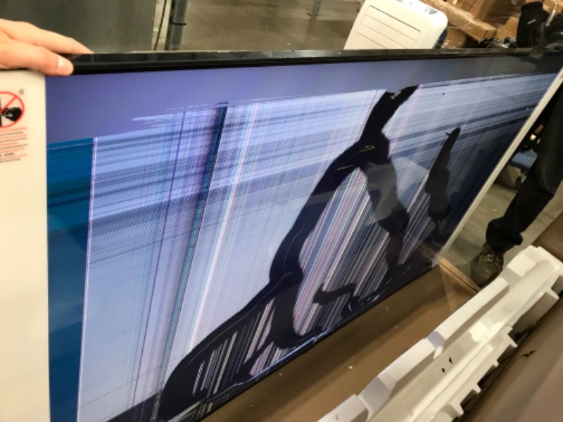 Photo 1 of SAMSUNG 75-inch Class QLED Q70T Series - 4K UHD Dual LED Quantum HDR Smart TV with Alexa Built-in (QN75Q70TAFXZA, 2020 Model)
//PARTS  ONLY // SCREEN IS DAMAGED //TESTED POWER ON //MISSING REMOTE