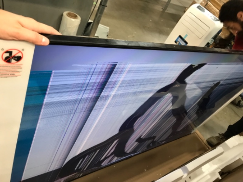 Photo 1 of SAMSUNG 75-inch Class QLED Q70T Series - 4K UHD Dual LED Quantum HDR Smart TV with Alexa Built-in (QN75Q70TAFXZA, 2020 Model)
//PARTS  ONLY // SCREEN IS DAMAGED //TESTED POWER ON //MISSING REMOTE