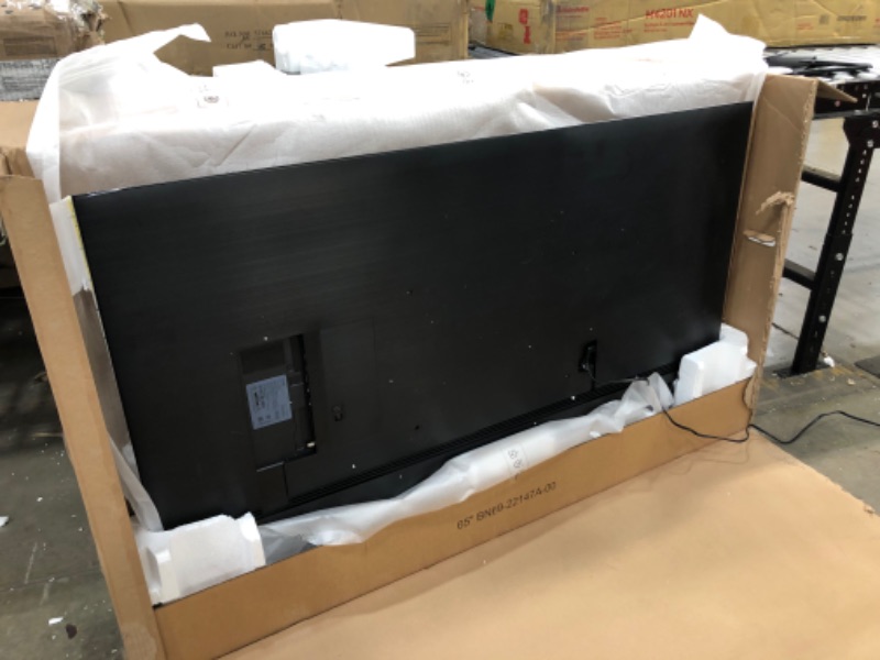 Photo 1 of SAMSUNG 65-Inch Class Crystal UHD AU8000 Series - 4K UHD HDR Smart TV with Alexa Built-in (UN65AU8000FXZA, 2021 Model), Black
TURNS ON BUT SHUTS OFF IMMEDIATELY, AS IS USED, PLEASE SEE PHOTOS 