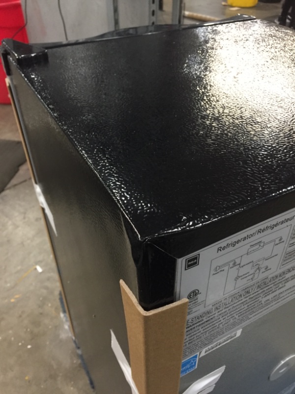Photo 1 of RCA RFR322-B RFR322 3.2 Cu Ft Single Door Mini Fridge with Freezer, Platinum, Stainless
DAMAGED FROM SHIPPING, PLEASE SEE PHOTOS 