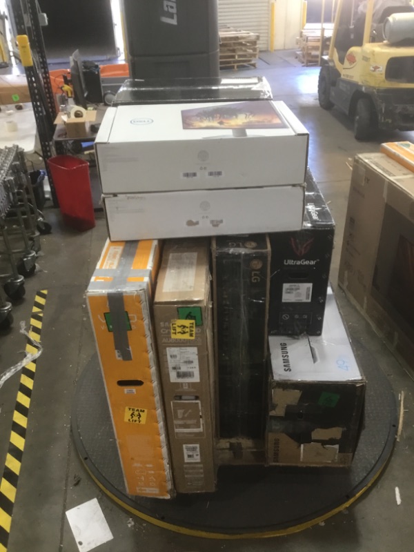 Photo 3 of PALLET OF ASSORTED DAMAGED TVS AND MONITORS SOLD AS IS NON REFUNDABLE