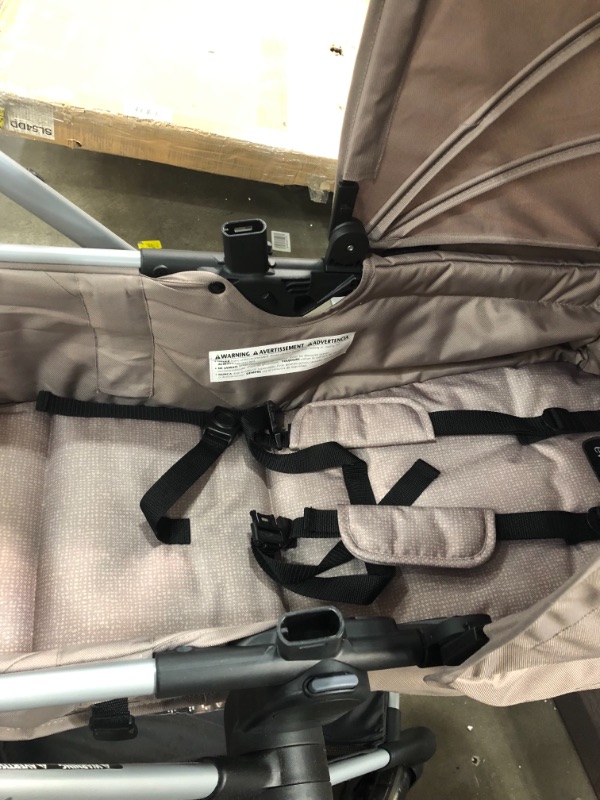 Photo 5 of Evenflo Pivot Modular Travel System With SafeMax Car Seat
**MISSING BAR OVER SEAT IN STROLLER**