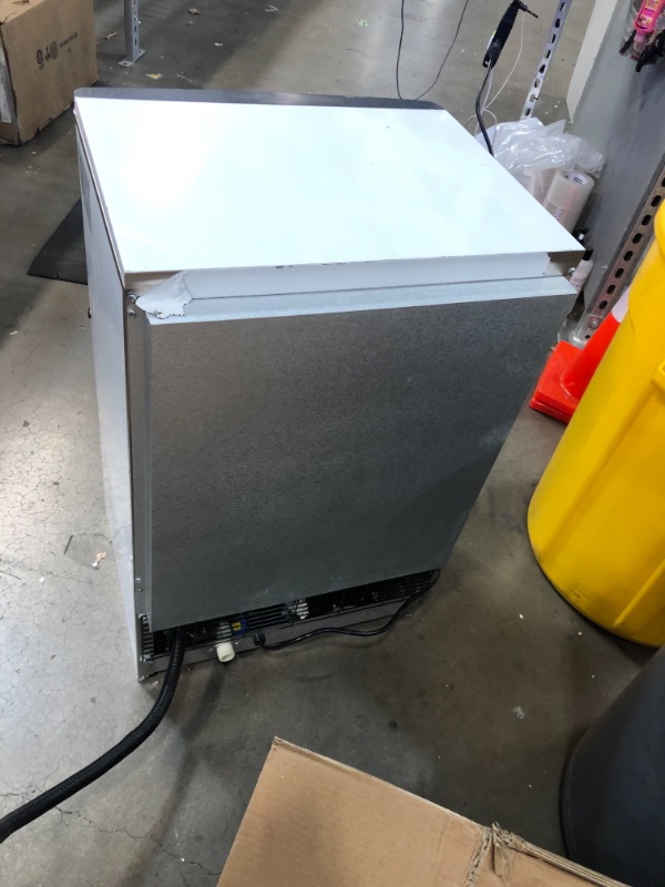 Photo 2 of **PARTS ONLY AND DISPLAY BROKEN***VEVOR 110V Commercial ice Maker 155LBS/24H with 39LBS Bin and Electric Water Drain Pump, Clear Cube, Stainless Steel Construction, Auto Operation, Include Water Filter 2 Scoops and Connection Hose
