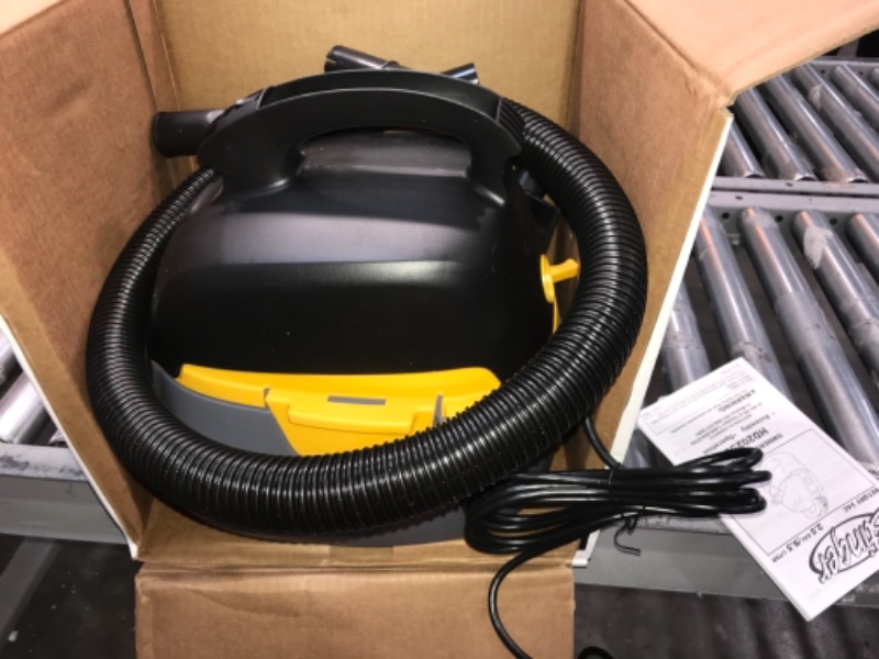 Photo 3 of *Tested and functioned*
Stinger 2.5 Gal. 1.75-Peak HP Compact Wet/Dry Shop Vacuum with Filter Bag, Hose and Accessories