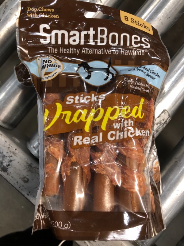 Photo 2 of 2 P[ACK OF- SmartBones Mini Chicken-Wrapped Chews for Dogs 20 Count, Rawhide-Free, Multi (SBCW-02170) EXPIRES 10/08/2023
