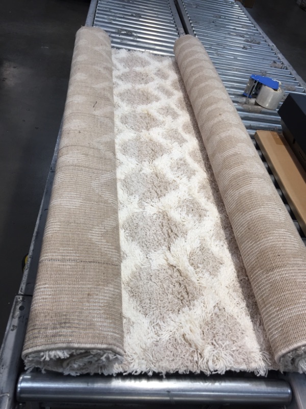 Photo 2 of 5'3"x7'3" Rug-Global Plush Shag Cream And Beige
