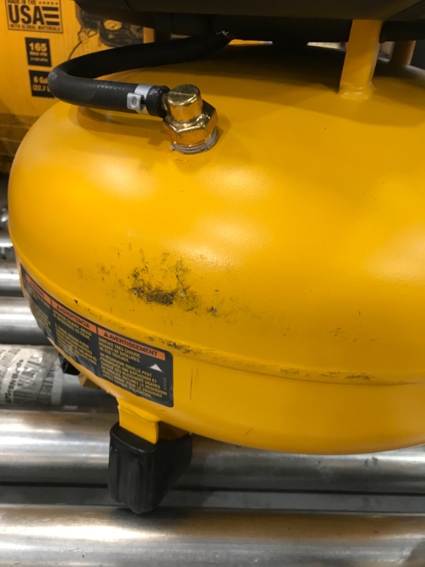 Photo 4 of //TESTED AND FUNCTIONAL//
DEWALT Pancake Air Compressor, 6 Gallon, 165 PSI (DWFP55126)

//MINOR DAMAGE WITH SCUFFS 
