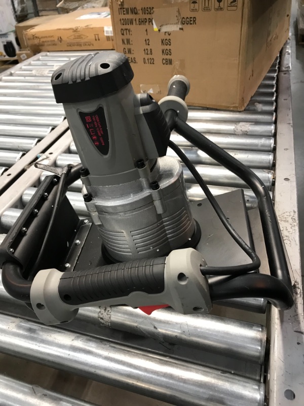 Photo 4 of //MINOR DAMAGE WITH BENT DIGGER AND MINOR COSMETIC DAMAGE, TESTED AND FUNCTIONAL// Hiltex 10525 1200W Electric 1.6HP Post Hole W/ 4-Inch Inch Auger Bit
