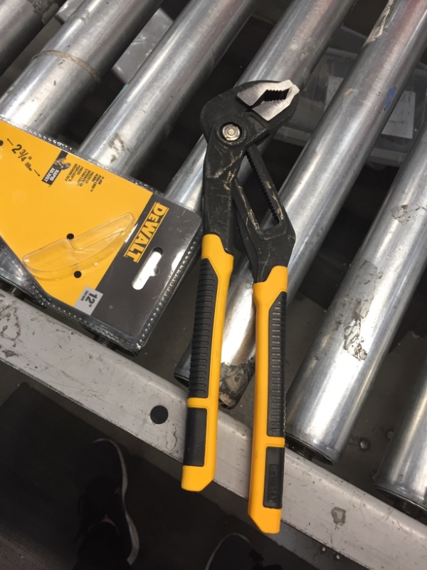 Photo 2 of 12 in. V-Groove Jaw Pushlock Plier
by DEWALT
