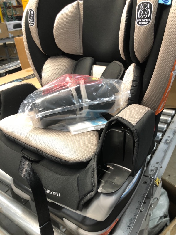 Photo 2 of Graco - Extend2Fit 3-in-1 Car Seat - Stocklyn