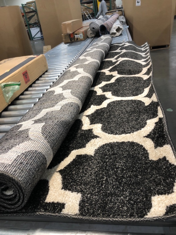 Photo 1 of 5' x 5' Lattice Frieze Square Rug
