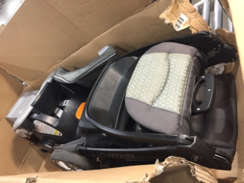 Photo 2 of Chicco Bravo Trio Travel System