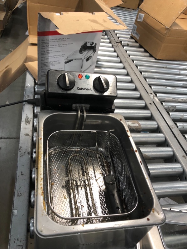 Photo 1 of Cuisinart Cdf-200 Deep Fryer, 4-Qt.
