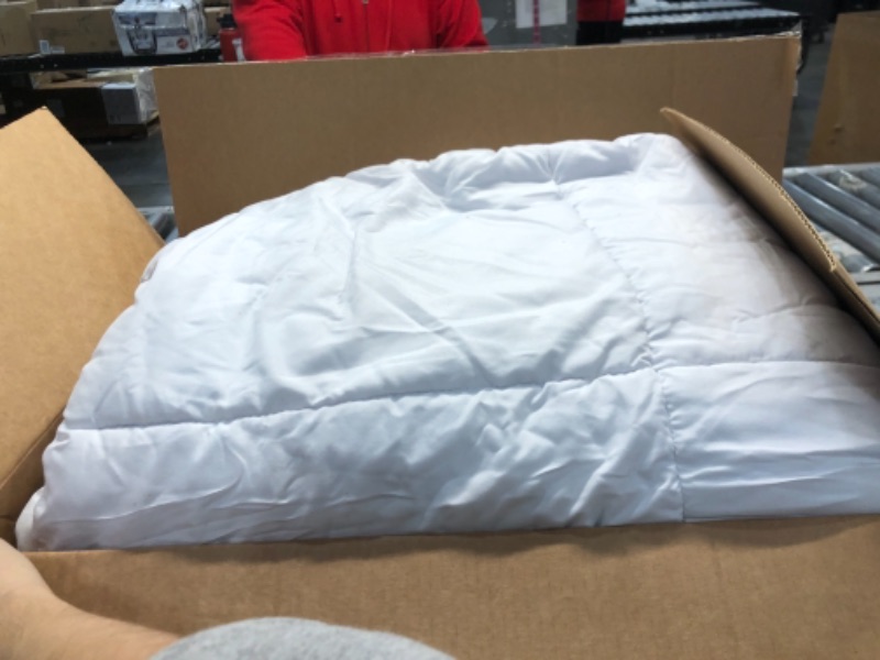 Photo 4 of Utopia Bedding Down Alternative Comforter (King, White) - All Season Comforter - Plush Siliconized Fiberfill Duvet Insert - Box Stitched
