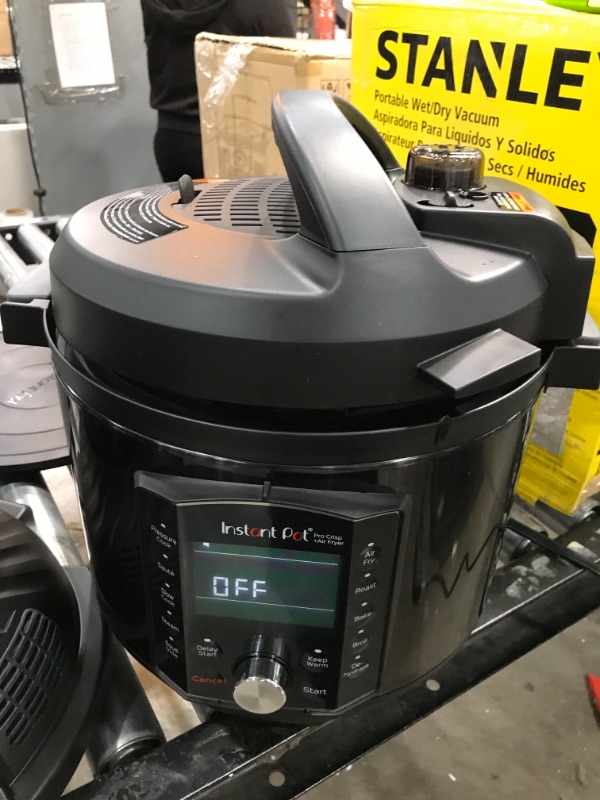 Photo 4 of tested and working - Instant Pot Pro Crisp 11-in-1 Electric Pressure Cooker with Air Fryer Combo