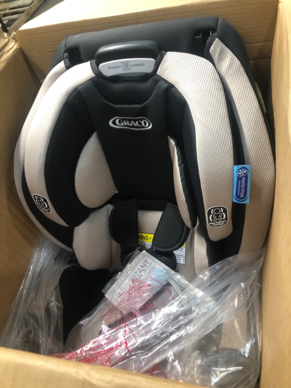 Photo 2 of Graco - Extend2Fit 3-in-1 Car Seat - Stocklyn