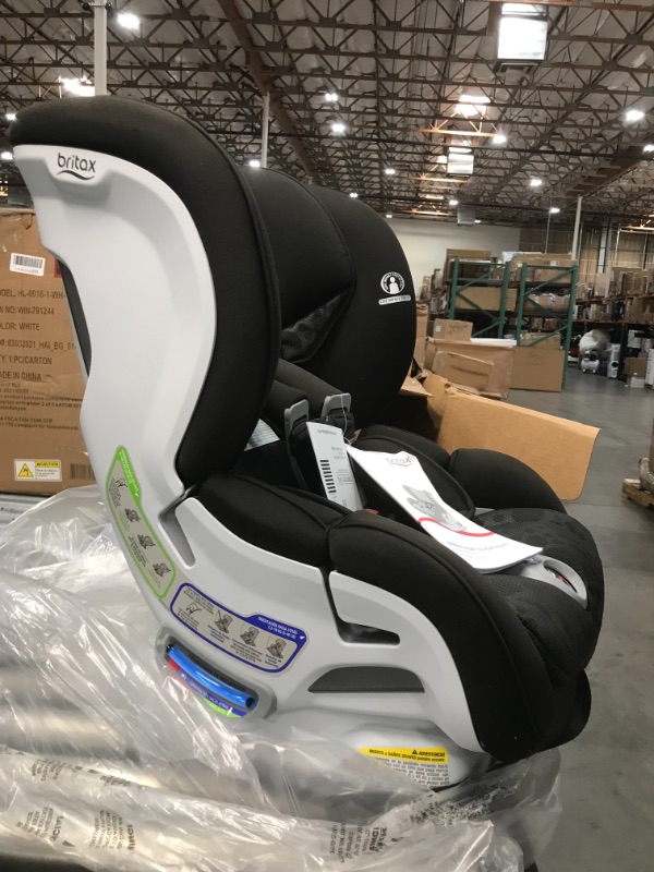 Photo 3 of Britax Marathon ClickTight Convertible Car Seat, Bubbles [Amazon Exclusive]
