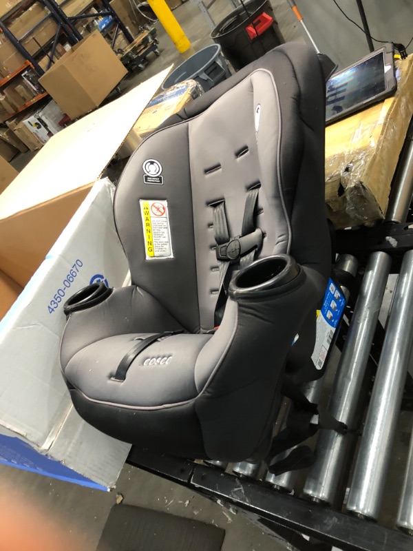 Photo 2 of Cosco Apt 50 Convertible Car Seat (Black Arrows)