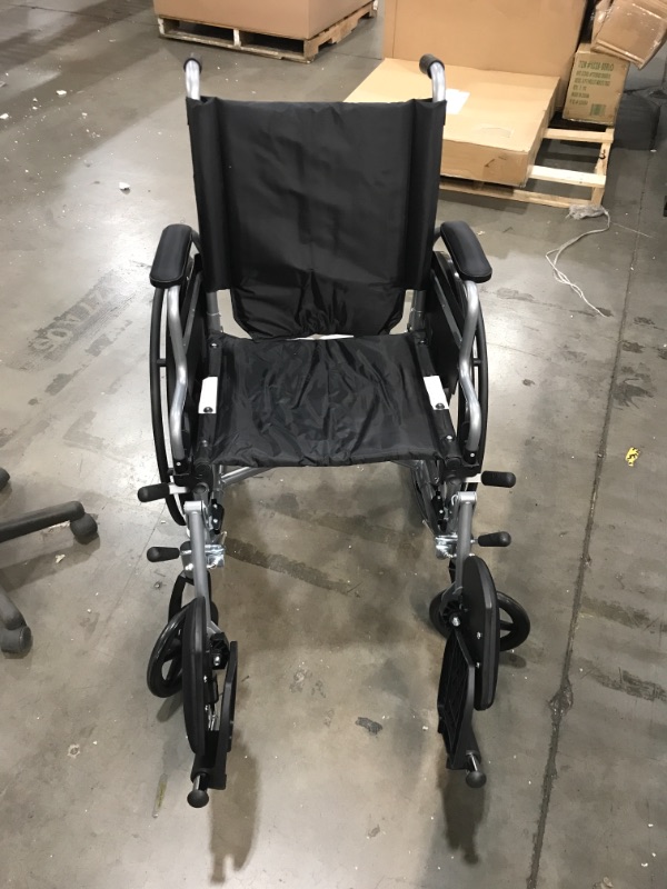 Photo 2 of Medline K4 Lightweight Wheelchair with Flip-Back

//EXTRA PAIR OF LEG RESTS AND ONE BACKREST INCLUDED 