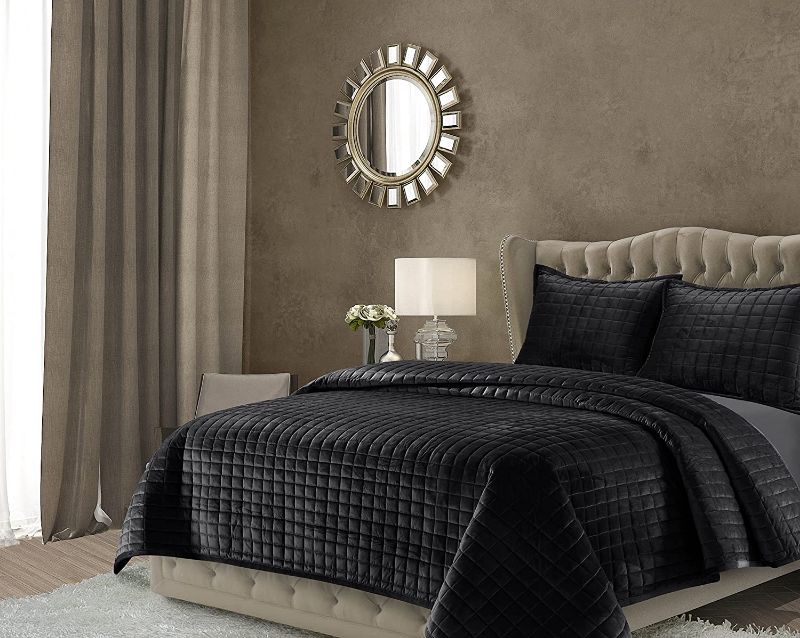 Photo 1 of Tribeca Living FLORENCEQUIKIBL Florence Velvet Oversized Solid Quilt Set, King, Black
