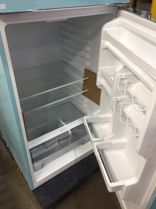 Photo 4 of Galanz GLR10TBEEFR True Top Freezer Retro Refrigerator Frost Free, Dual Door Fridge, Adjustable Electrical Thermostat Control, Blue, 10.0 Cu Ft
