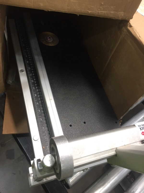 Photo 1 of 9 in. EZ Shear SharpShooter 2.0 Siding and Laminate Flooring Cutter
