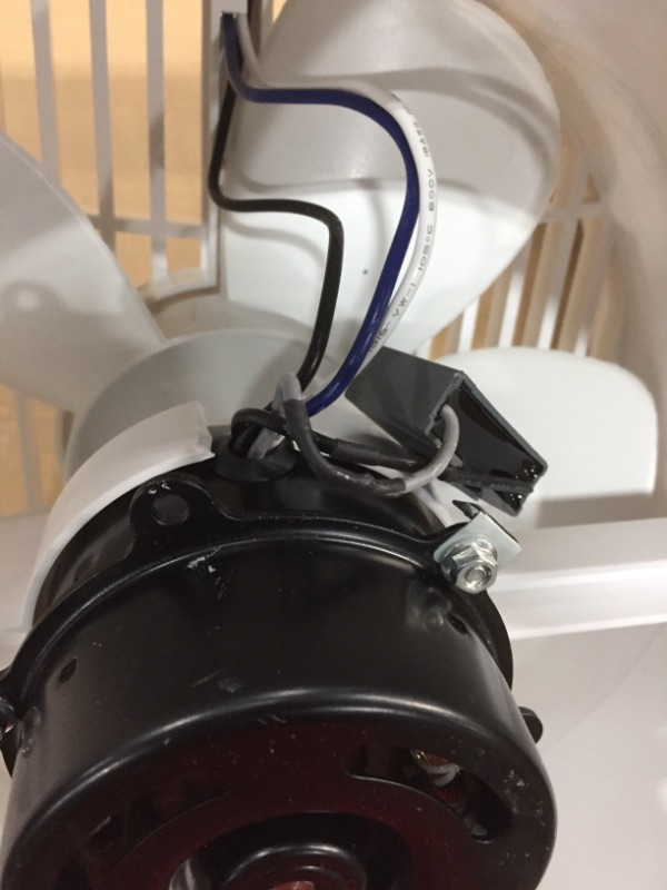 Photo 1 of AIRCARE 6 Gal. Evaporative Humidifier for 2300 Sq. Ft., Whites
*** see pictures for damage***