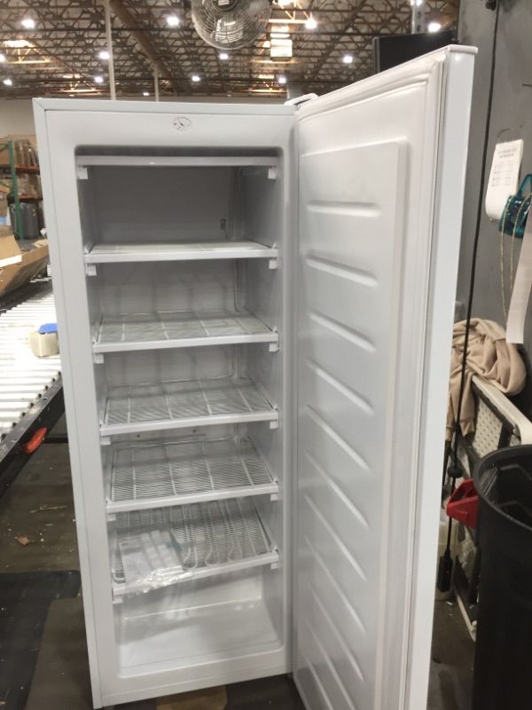 Photo 2 of **parts only *** RCA RFRF690 THOMSON UPRIGHT FREEZER 6.5 CU FT, WHITE
