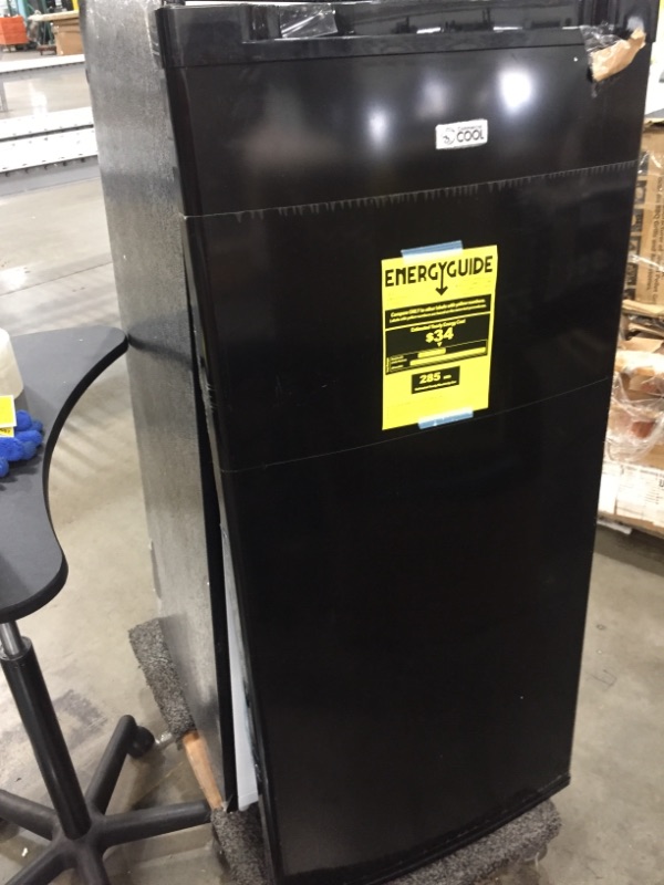 Photo 6 of ***DAMAGED HEAVY** Commercial Cool 5.0 Cu. Ft. Upright Freezer in Black
