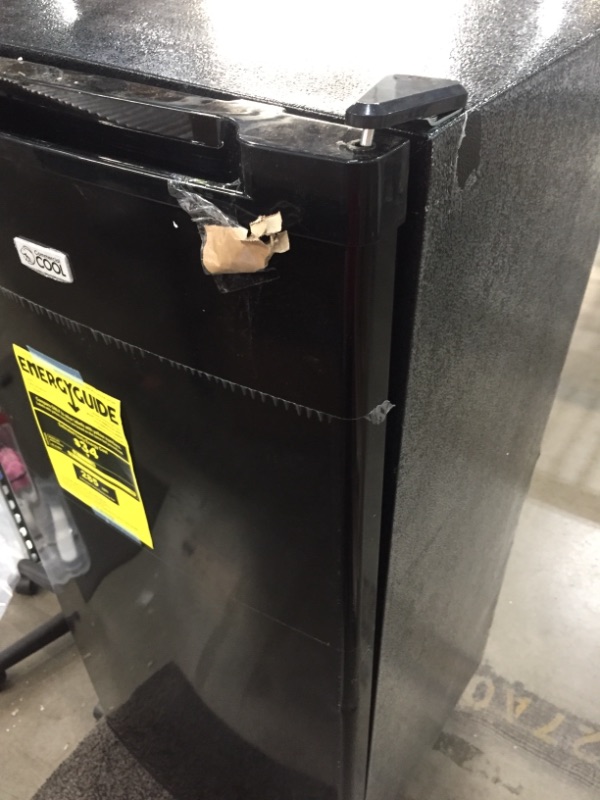 Photo 7 of ***DAMAGED HEAVY** Commercial Cool 5.0 Cu. Ft. Upright Freezer in Black
