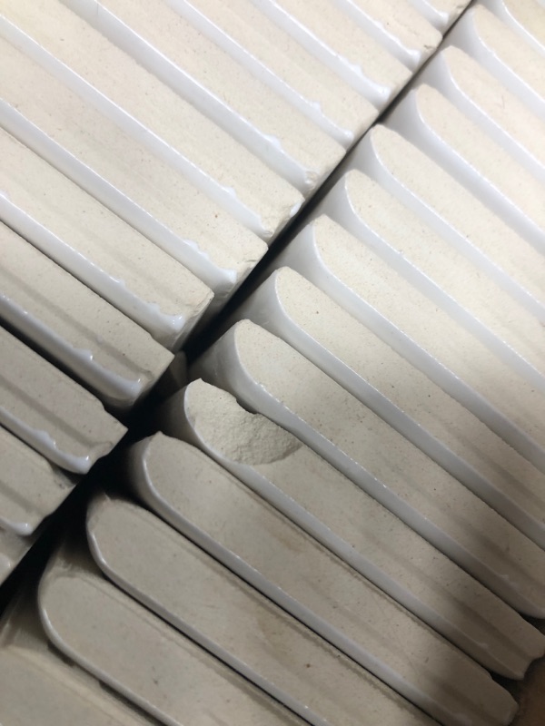 Photo 3 of (CRACKED CORNER)
Daltile Restore Bright White 2 in. x 6 in. Ceramic Bullnose Wall Trim (0.08 sq. ft. / Piece) (120 pieces)
