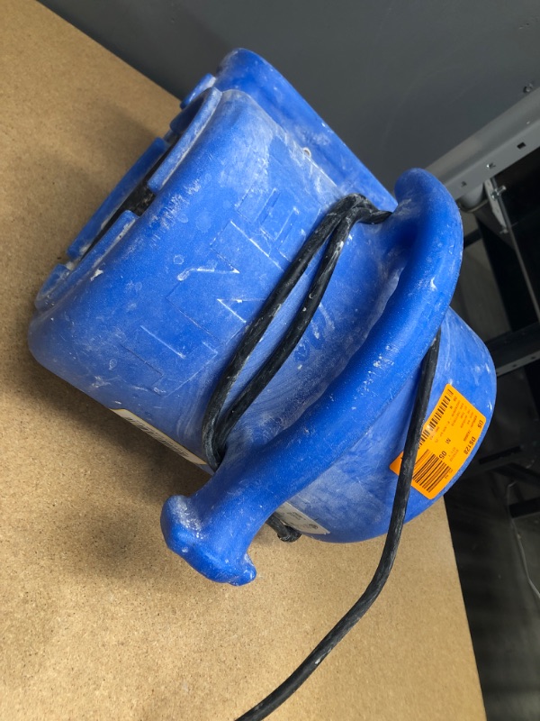 Photo 2 of (RUMBLES/VIBRATES WHEN POWERED ON; dirty!!!)
B-Air 1/4 HP Air Mover Blower Fan for Water Damage Restoration Carpet Dryer Floor Home and Plumbing Use in Blue