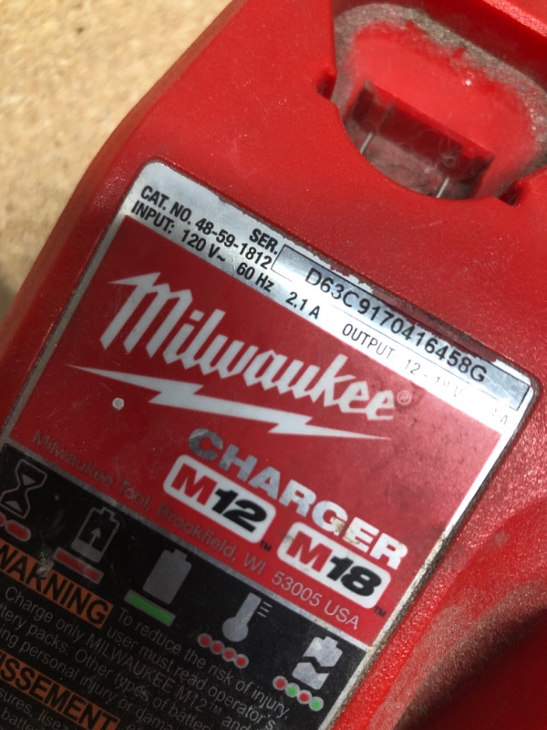 Photo 4 of (DOES NOT INCLUDE BATTERY)
Milwaukee M18 18-Volt Lithium-Ion Brushless Cordless 1/2 in. Compact Drill/Driver and charger