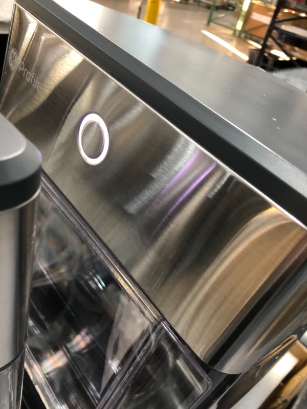 Photo 2 of //TESTED, POWERS ON// MAJOR DAMAGE//PARTS ONLY

GE Profile Opal | Countertop Nugget Ice Maker with Side Tank | Portable Ice Machine with Bluetooth Connectivity | Smart Home Kitchen Essentials | Stainless Steel Finish | Up to 24 lbs. of Ice Per Day


