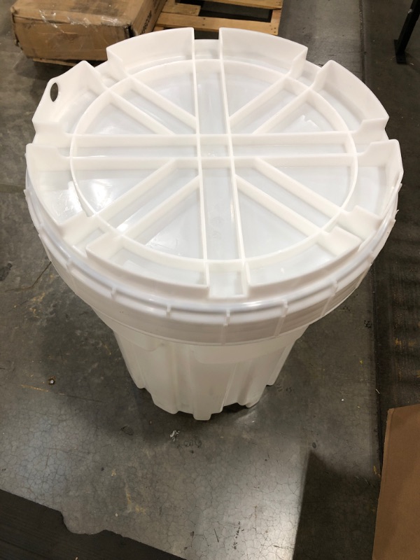 Photo 1 of New Pig PAK709-WH PIG OverPack, 115 L Storage Capacity, 76 cm Height x 57 cm Diameter
