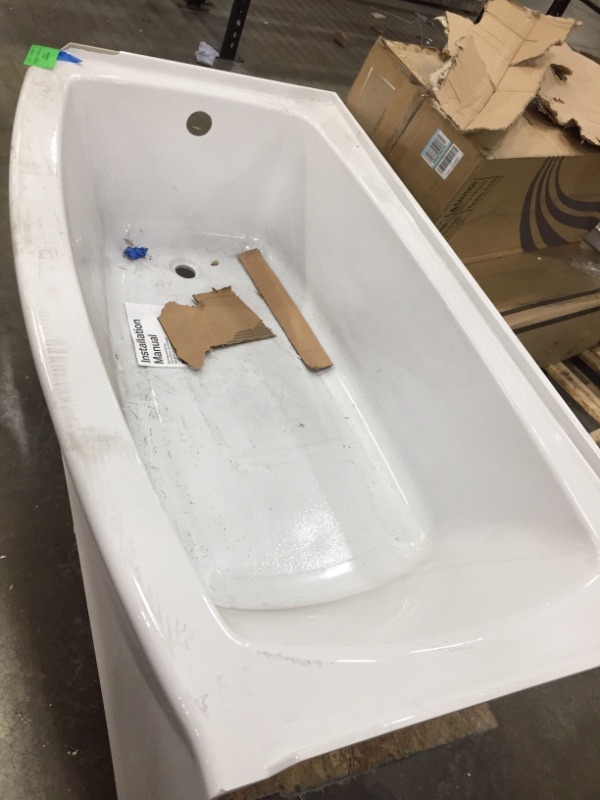 Photo 2 of ***Chipped corner*** American Standard 2647.212.011 Ovation 5 ft. Left Hand Drain Bathtub in Arctic White
