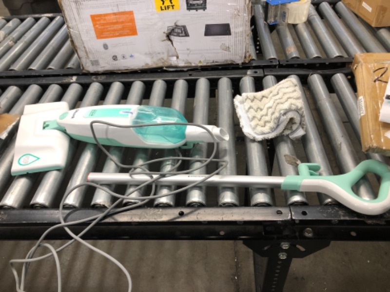 Photo 2 of Shark S1000 Steam Mop, White/Seafoam

//TESTED AND FUNCTIONAL
