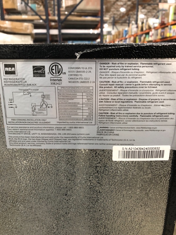 Photo 7 of RCA RFR321-B-Black-COM RFR321 Mini Refrigerator, 3.2 Cu Ft Fridge, Black, CU.FT

//TESTED AND FUNCTIONAL, MINOR DAMAGE WITH SCRATCHES 
