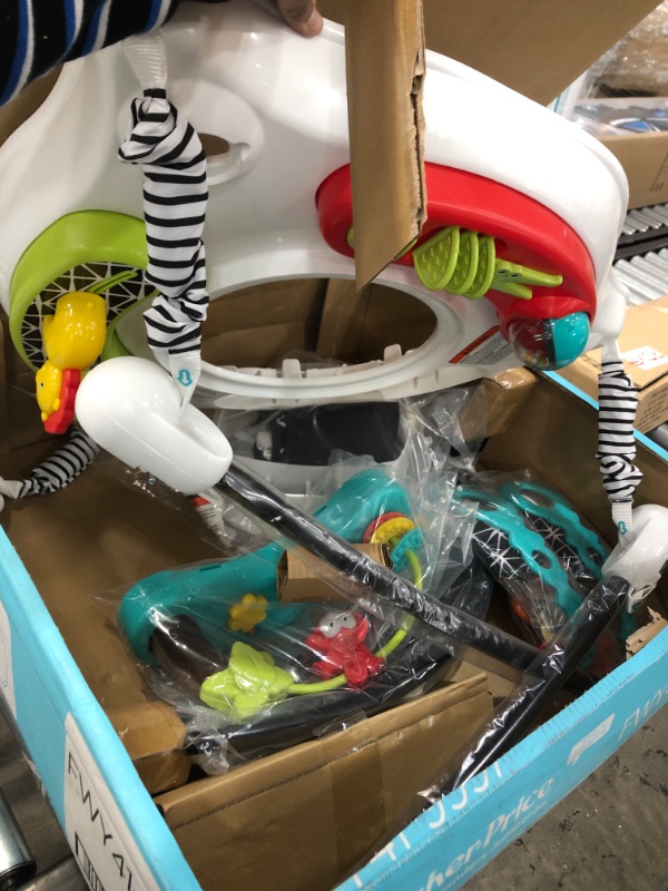 Photo 2 of Fisher-Price Animal Wonders Jumperoo Rotating Seat with Toys (FWY41)
