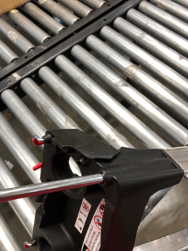 Photo 3 of ***Broken top*** Hailo 0850-627 L100 Pro, 6-Ft Folding Lightweight Aluminum Step Platform Ladder, Black
