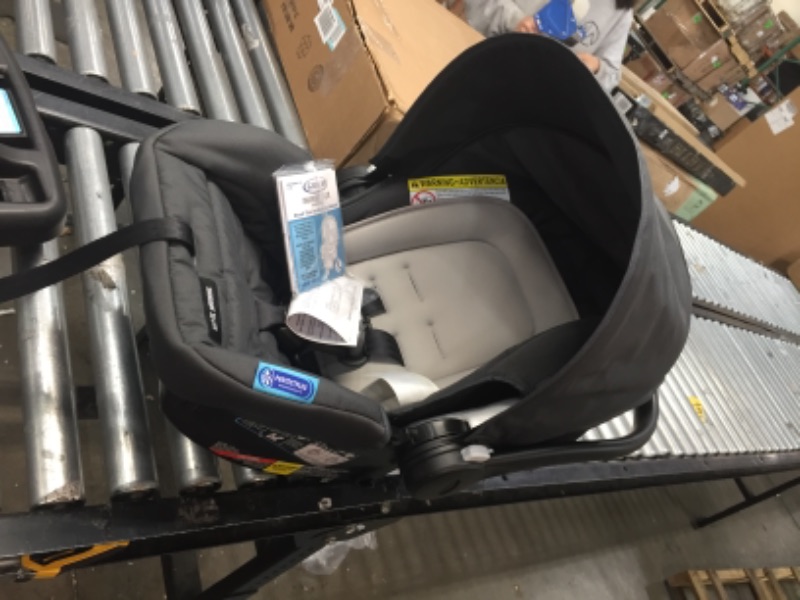 Photo 8 of Graco FastAction SE Travel System | Includes Quick Folding Stroller and SnugRide 35 Lite Infant Car Seat, Redmond, Amazon Exclusive
