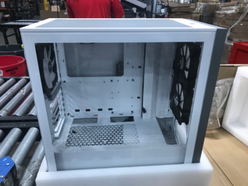 Photo 1 of Corsair iCUE 4000X RGB Mid-Tower ATX PC Case - White (CC-9011205-WW)