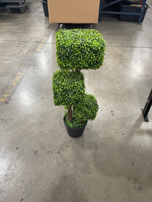 Photo 2 of Artificial Square Shape Boxwood Topiary Tree Fake Plant for Home Indoor and Outdoor Decoration 
